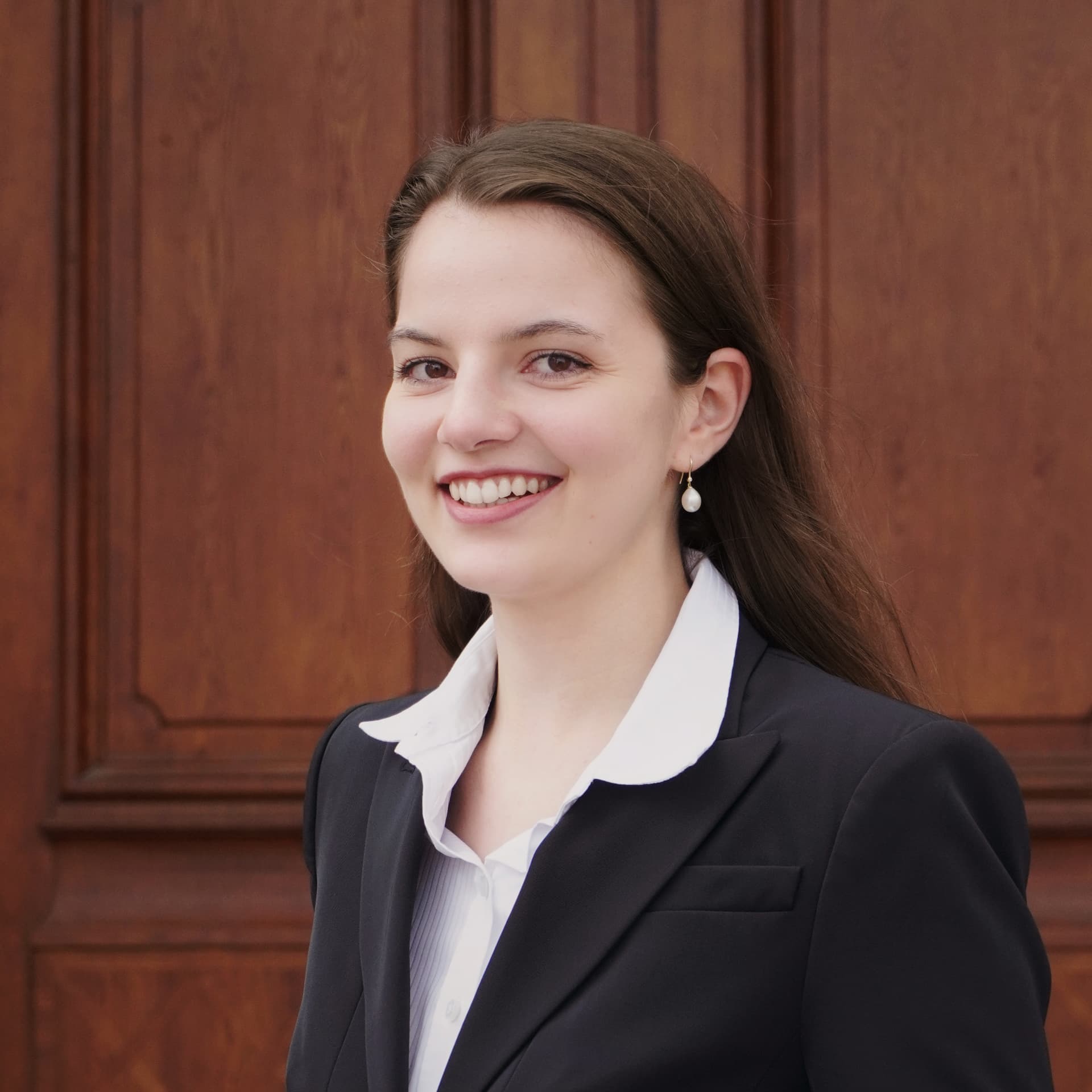 Melissa Molzberger, Director in Corporate Relations